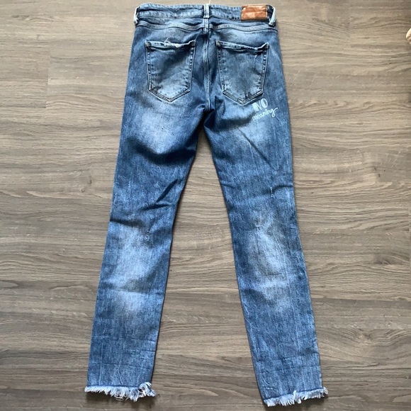 Zara Rip Jeans Size 2. - Picture 2 of 3